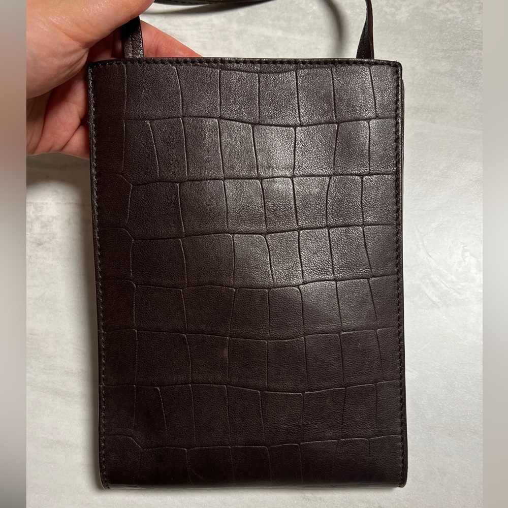 Vince exclusive brown croc pacific crossbody pouch preowned
